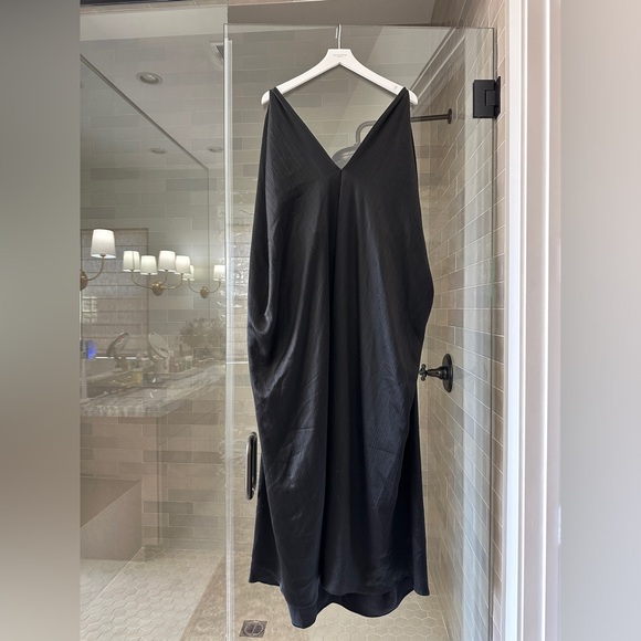 Reformation Sela dress size 2 in black - Picture 3 of 4